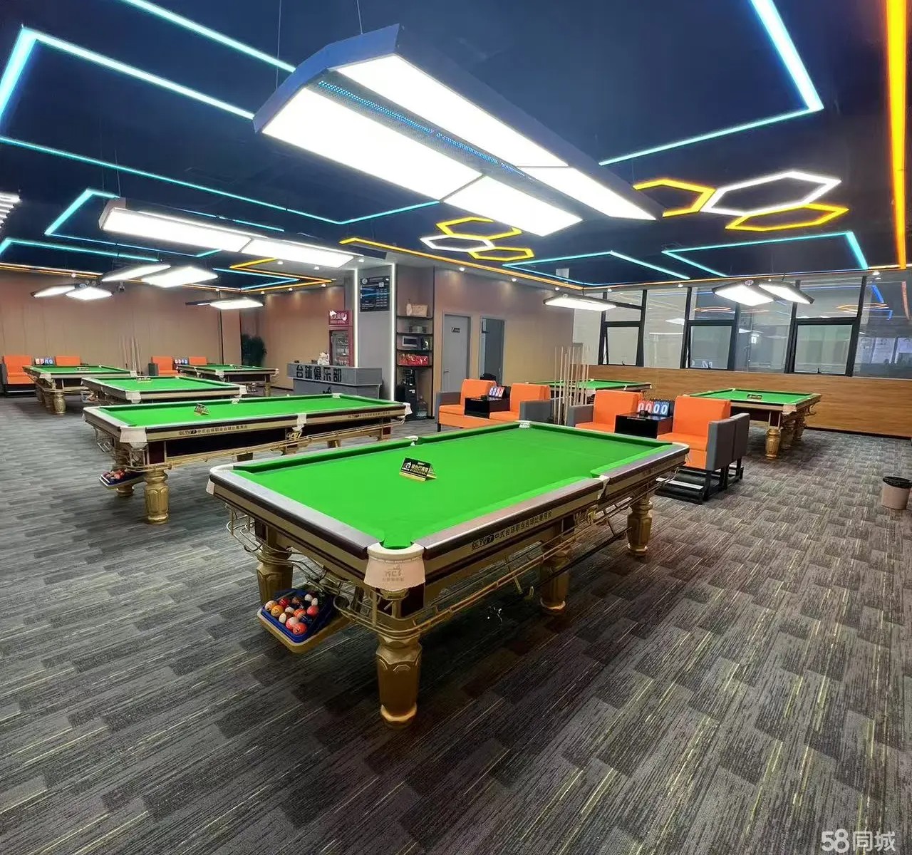 (转让)位于林达美食街旁，人流量大，停车方便